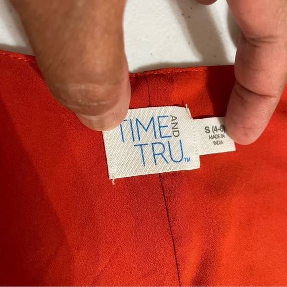 Time and Tru Women's Long Sleeve
Peasant Dress size 4-6 - Picture 9 of 11